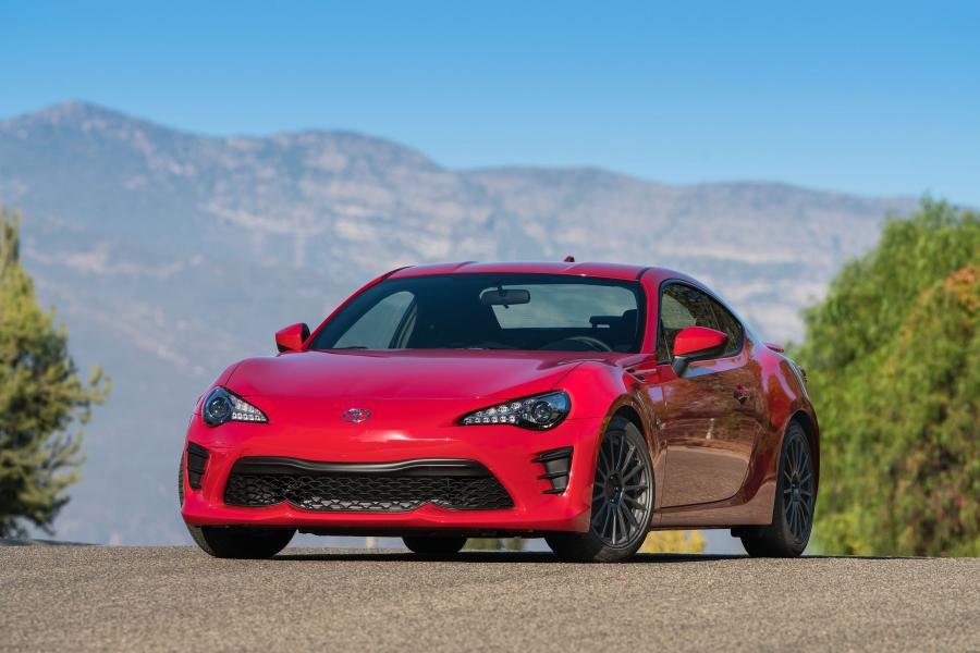  Toyota GT 86 2016 года  (US) (фото 8 из 30)